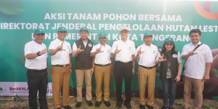Dukungan Kelestarian Lingkungan, PLN Bersama Kementerian LHK dan Pemerintah Kota Tangerang Lakukan Aksi Tanam Pohon Bersama