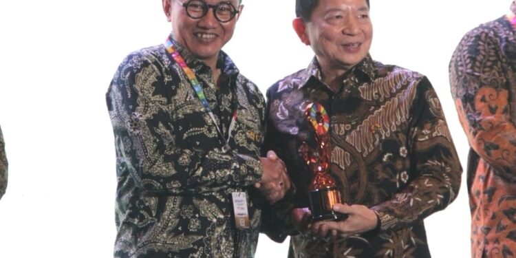 PLN Raih Penghargaan Indonesia’s SDGs Award 2023 dari Bappenas