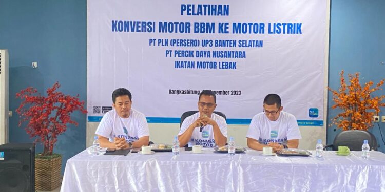 Dukung Terus Transisi Energi, PLN Banten Gelar Pelatihan Konversi Motor Listrik