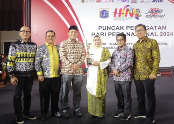 Bupati Serang Raih Anugerah PWI 2024