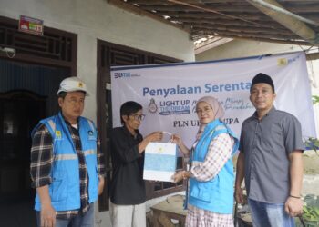 Ramadan Membawa Berkah, Masyarakat Kurang Mampu Terima Sambungan Listrik Gratis dari PLN Banten
