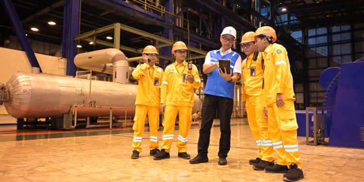 Dirut PLN Kunjungi PLTU Paiton, Pastikan Pasokan Listrik Aman Jelang Idul Fitri 1445 Hijriah