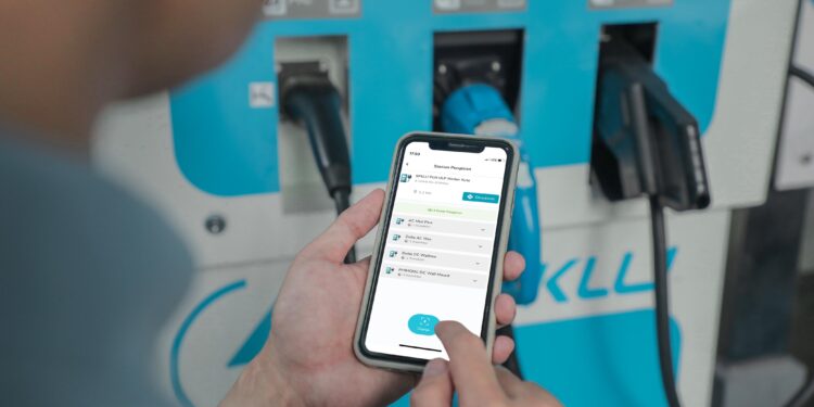 PLN Imbau Pemudik Mobil Listrik Gunakan Trip Planner PLN Mobile saat Arus Balik Lebaran 2024