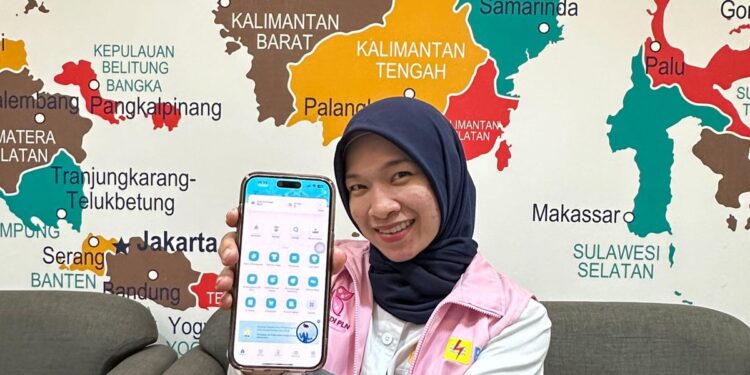Srikandi PLN Ajak Catat Meter Mandiri Penggunaan Listrik Lewat PLN Mobile