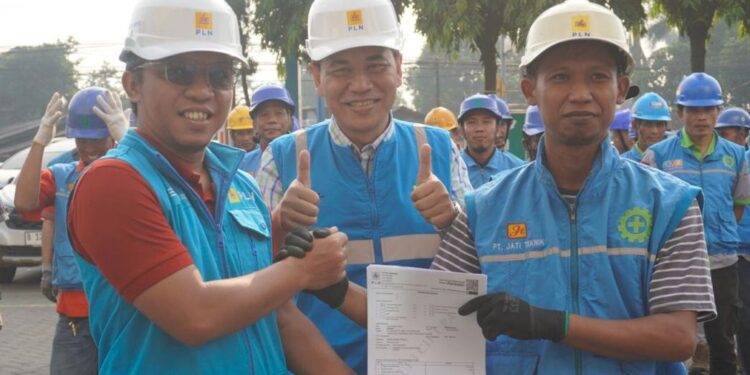 Gas Pol Kecepatan Layanan, PLN Banten Nyalakan Serentak Seribu Pelanggan