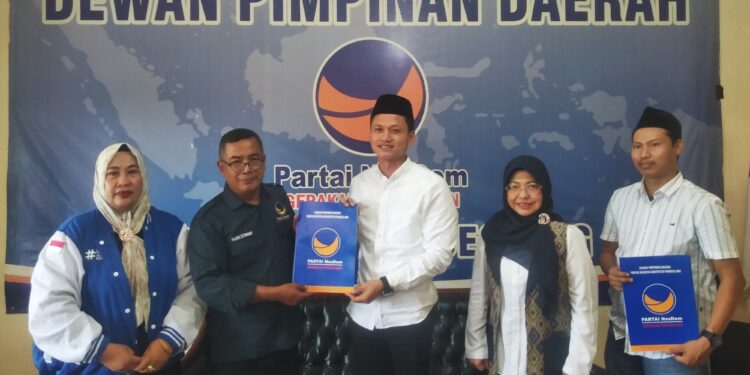 Siap Lanjutkan Pembangunan di Pandeglang, Iing dan Dewi Kembalikan Berkas ke Nasdem