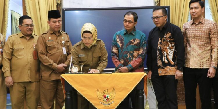 Pemkab Serang dan Chandra Asri Tekan MoU Penanaman Mangrove di Lahan 100 Hektare