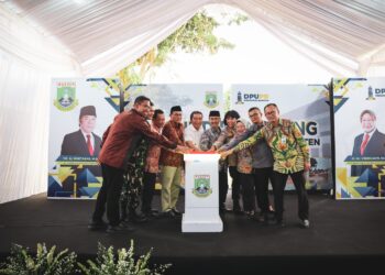 Pj Gubernur Al Muktabar Lakukan Ground Breaking Pembangunan Gedung Bank Banten