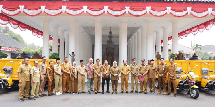 Pemkab Serang Terima 22 Cator Roda Tiga CSR Bank bjb KCK Banten