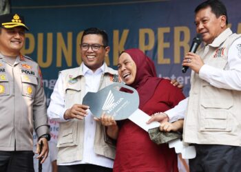 Hadiri May Day, Gubernur  Banten Andra Soni Sebut Buruh Tulang Punggung Perekonomian