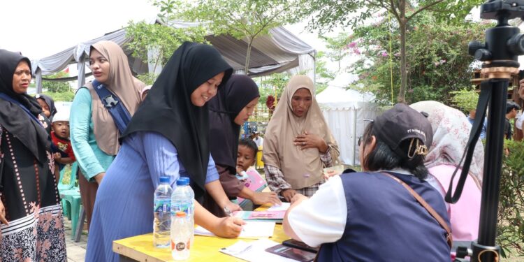 PLN UID Banten Gelar Food Truck Humanity di Desa Surya Bahari Tangerang