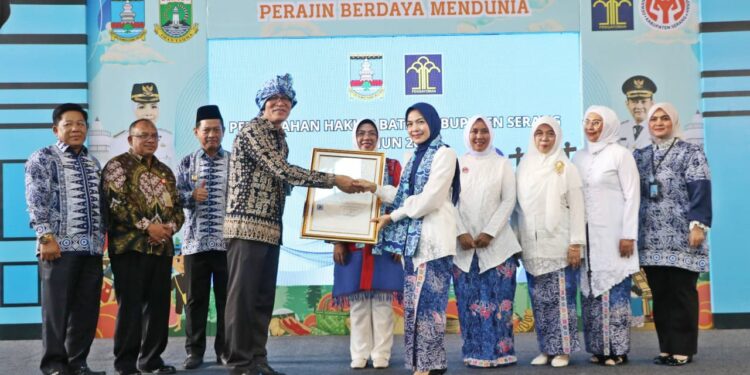 Bupati Serang Ratu Zakiyah Minta Dekranasda Jadikan Produk Lokal Naik Kelas
