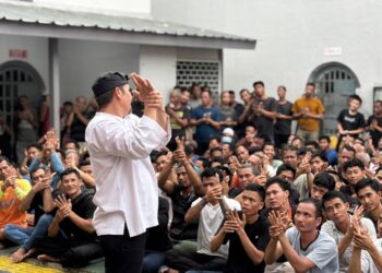 Berbagi Bahagia Tanpa Jarak: Kakanwil Ditjenpas Banten dan Karutan Serang Duduk Bersama WBP di Rutan Serang