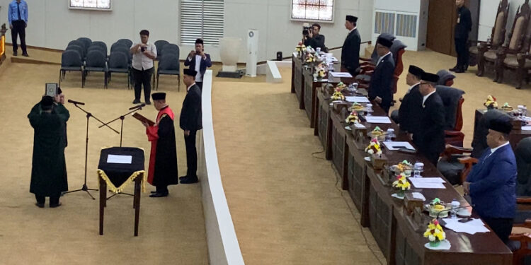 Tersandung Kasus Memo Titip Siswa, Budi Prajogo Resmi Digeser dari Kursi Wakil Ketua DPRD Banten