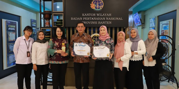 BPN Banten Raih Predikat Badan Publik Informatif dari Komisi Informasi