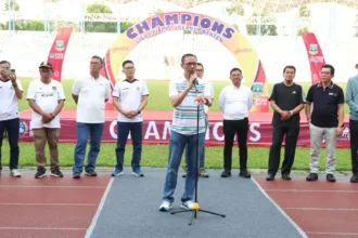 Potret Kepala Dinas Kepemudaan dan Olahraga Provinsi Banten Ahmad Syaukani saat memberikan sambutan